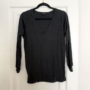 TNA long sleeve v neck tee size xxs